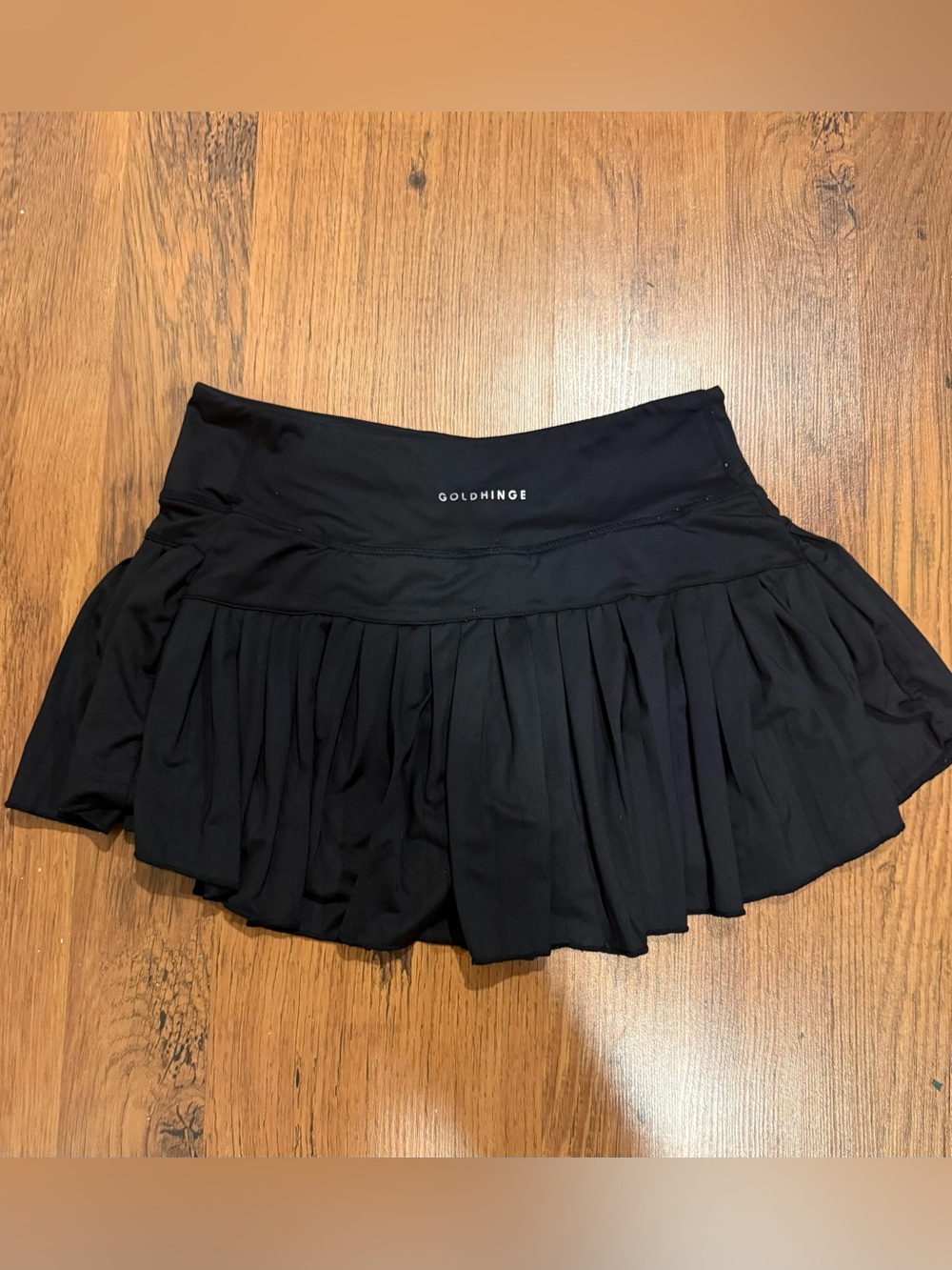 GoldHinge Black Pleated Active Skirt